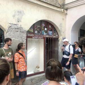 Vitrína Deniska, zahájenie výstavy Irmina Rusicka & Kasper Lecnim: Talking with the Taxman about Poetry